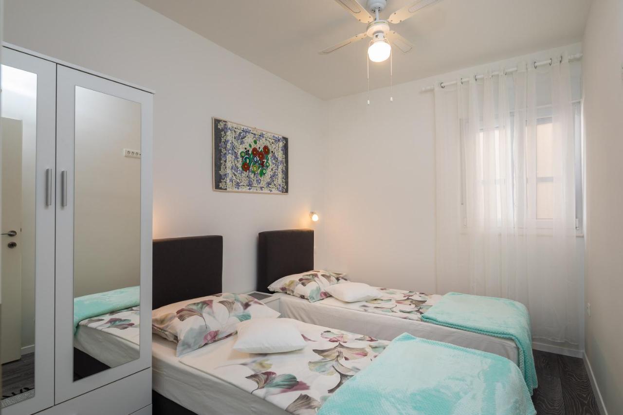 Appartement Seaside Deluxe à Jesenice  Extérieur photo